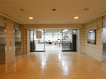 愛知県公文書館入口